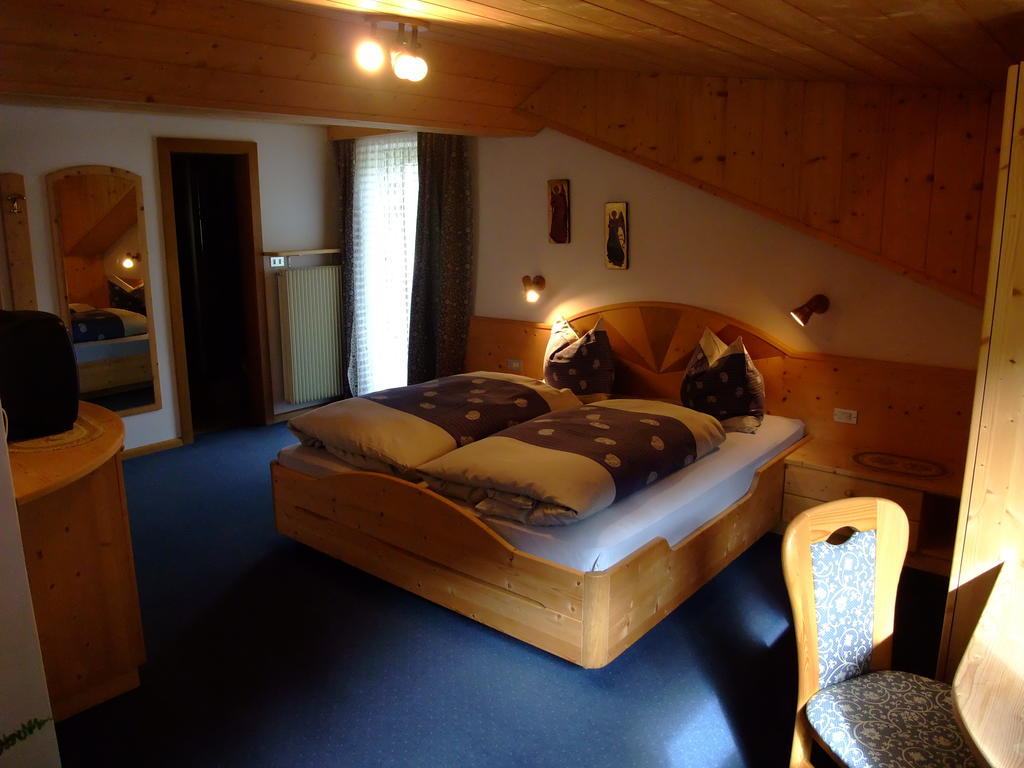 Hotel Garni Conturina Santa Cristina Val Gardena Habitación foto